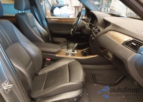 2013 BMW X3 xDrive28I z USA, uszkodzony, nr VIN 5UXWX9C53D0D02763